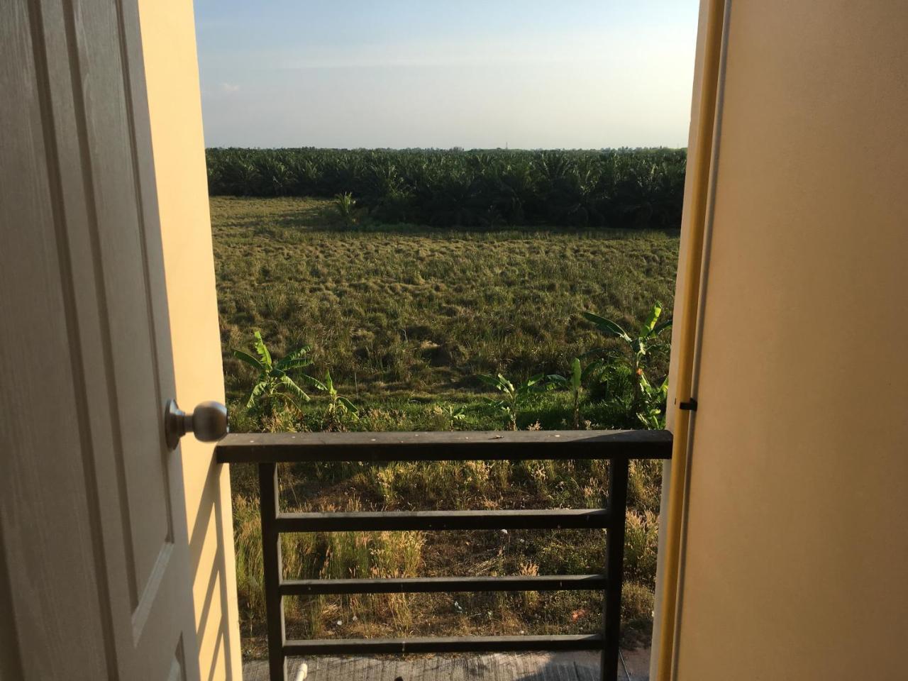 You In House Urt Surathani Airport Surat Thani Exterior foto